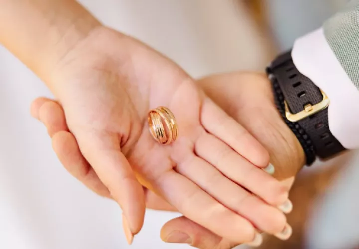 Matrimonio lavanda: La nueva tendencia de la Generación Z. Foto: Pexels