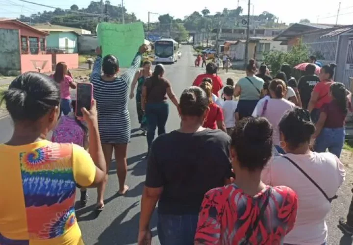 Protesta de padres de familia en otros años por el problema de inseguridad.