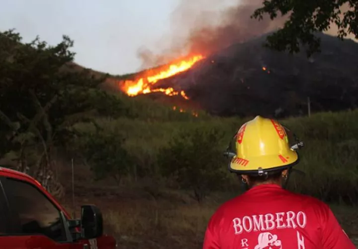 Los bomberos están en alerta.
