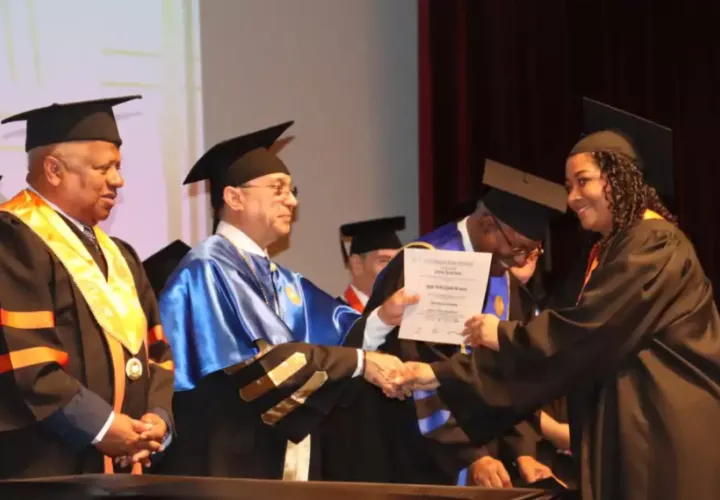 Universidad de Panamá graduó a 66 nuevos profesionales. Foto: UP