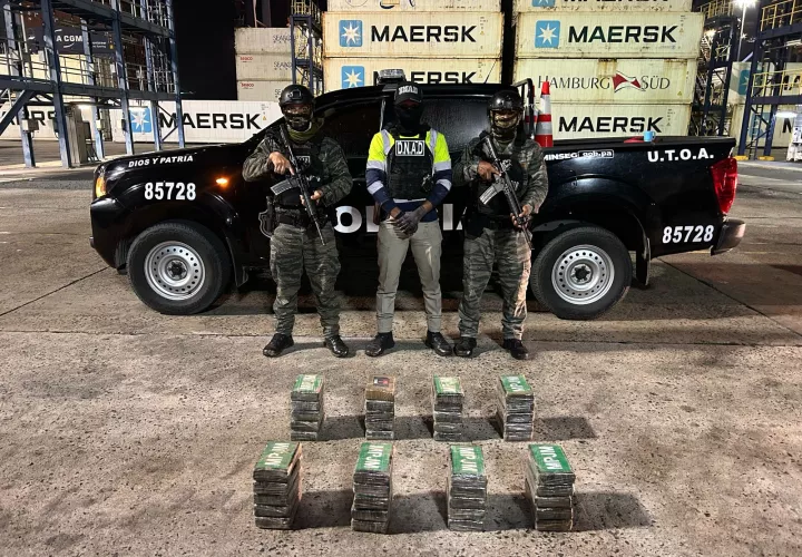 Autoridades incautaron 40 paquetes de presunta sustancia ilícita. Foto: Cortesía