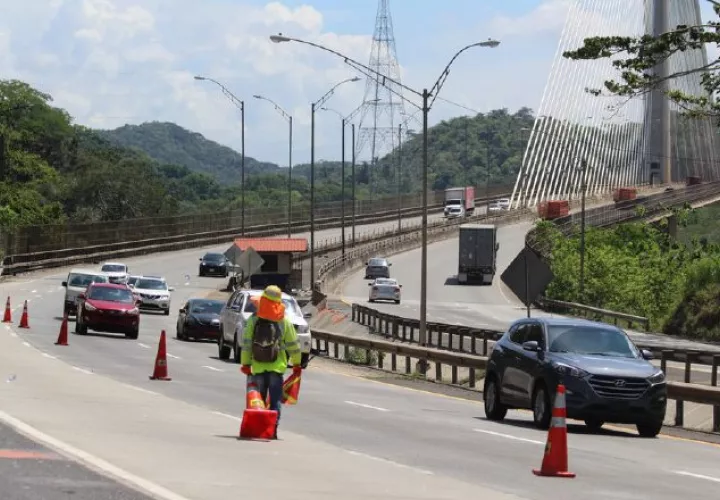 Trabajos en el puente Centenario.