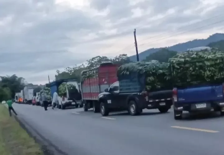 Más de 20 cierres de vías en Changuinola.   (Foto: Noticias Changuinola)