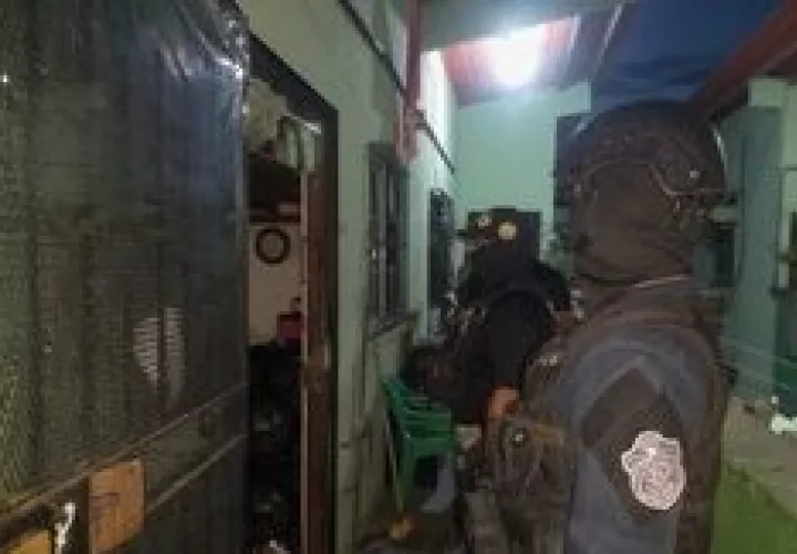 Se tomaron los multis de El Chorrillo.