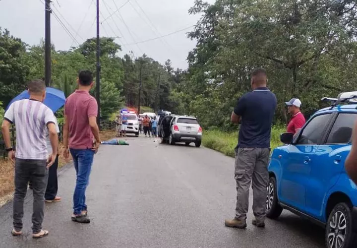 Escena del crimen en plena vía.