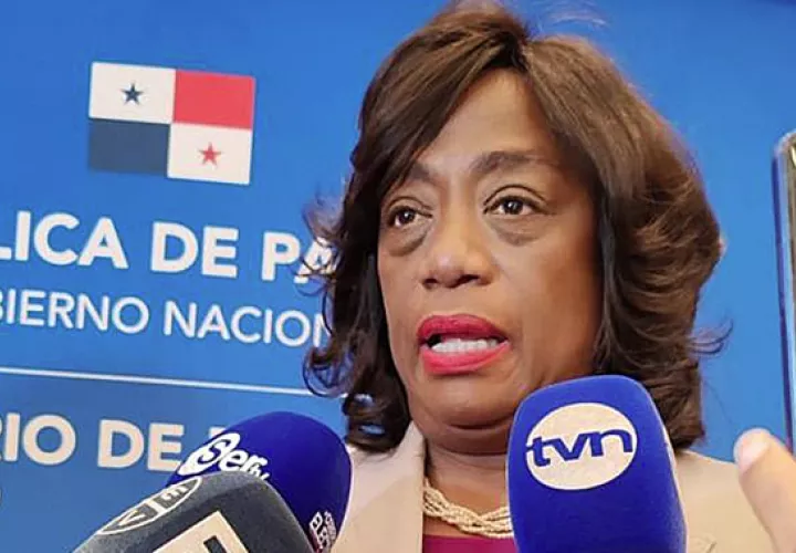 MInistra de Educación, Lucy Molinar.