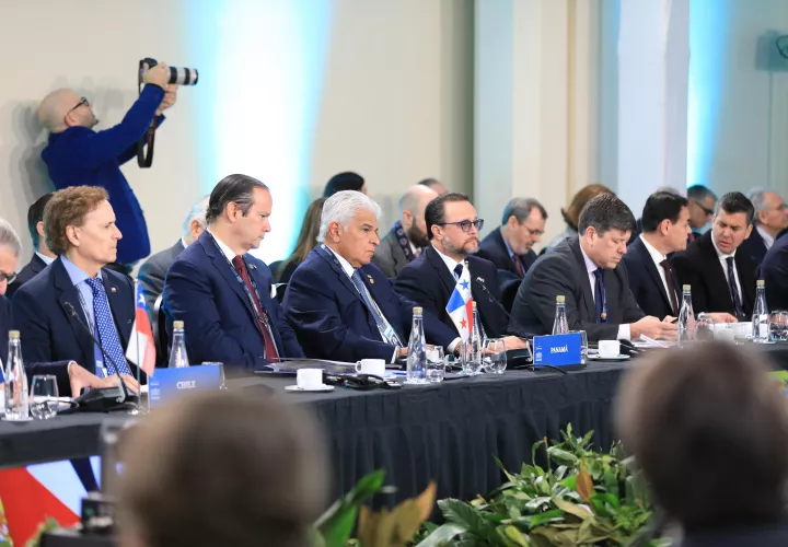 Mulino participa en cumbre de Mercosur.