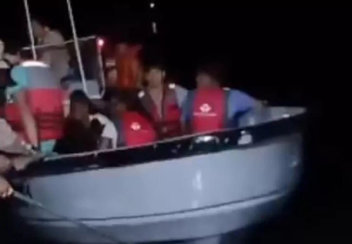 Una persona murió, otra sigue desaparecida y otras 20 fueron rescatadas. Captura de video: Senan