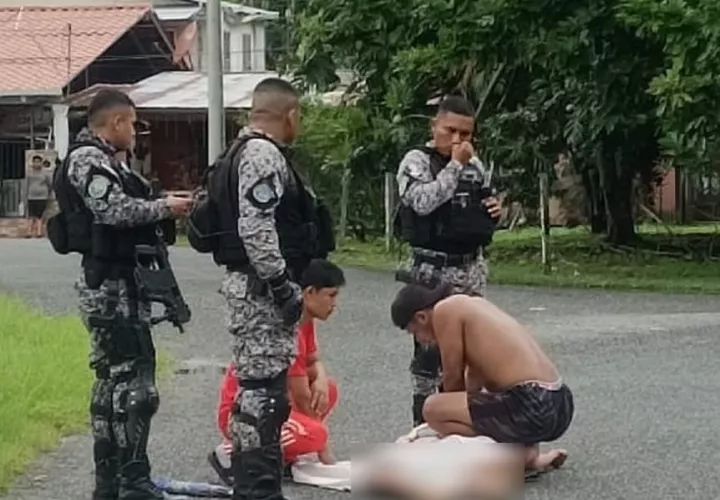 El menor murió al lado de una cancha deportiva.