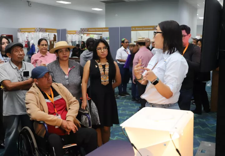 Capacitaciones gratuitas para todo público en la Feria Nacional de Artesanías 2025. Foto: Cortesía