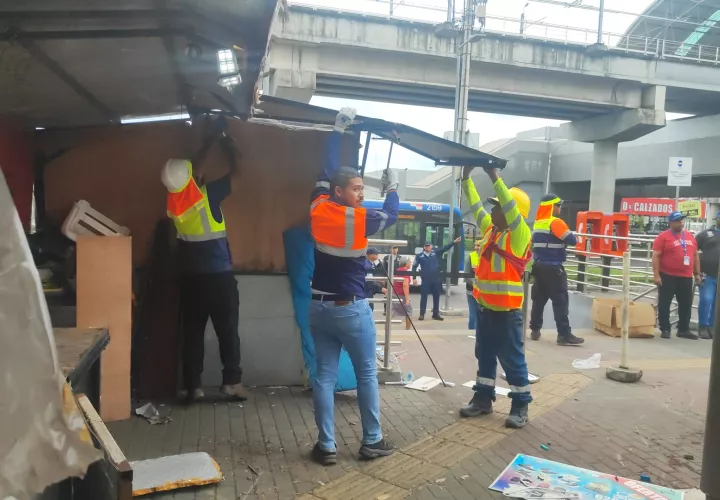 Operativo de desalojo en estación Cerro Viento, Línea No. 2 del Metro.