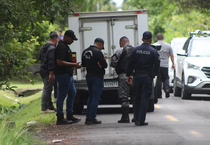 La víctima fue encontrada en un camino de tierra de Lajas, en Chame.  /  Foto: Eric Montenegro
