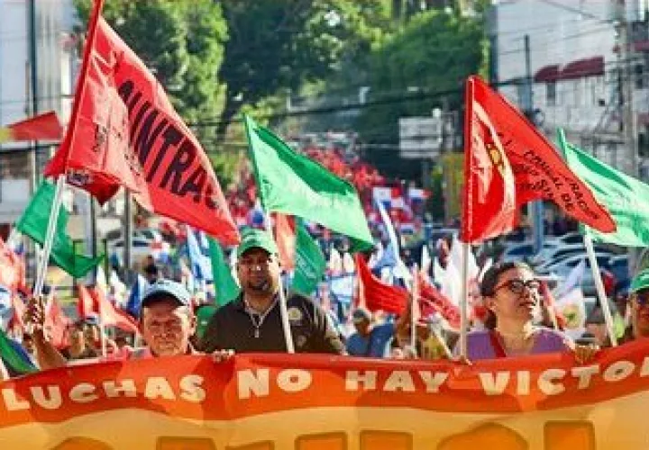 A la calle a las 4 de la tarde.