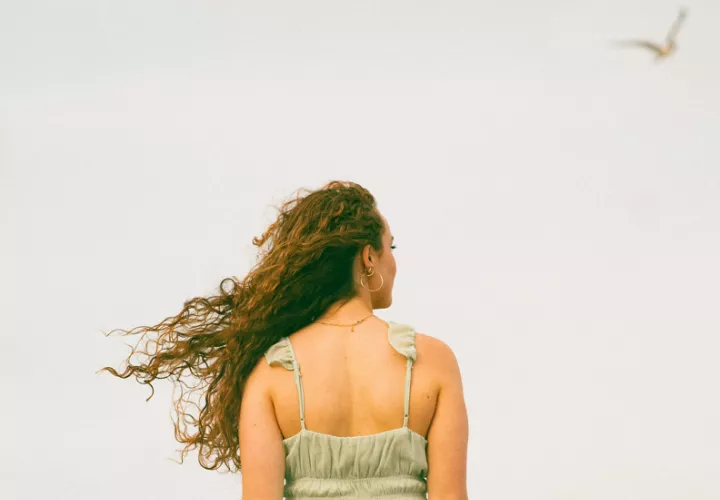 Experta de la OEA afirma que cerrar los ministerios de la Mujer es un retroceso de 70 años. Foto: Pexels