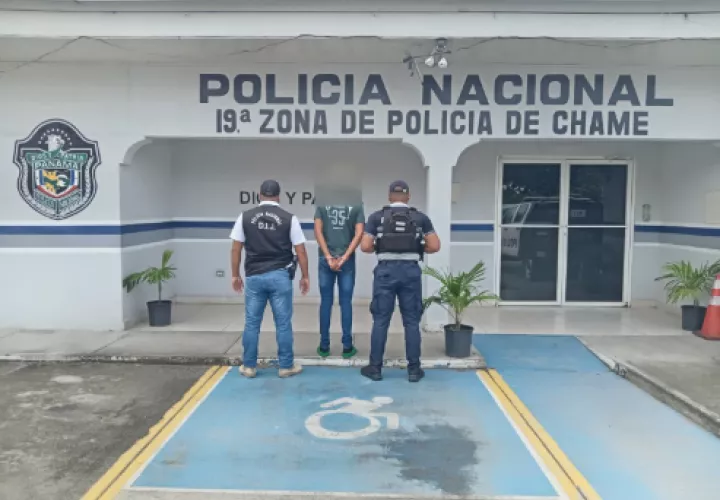 El individuo fue conducido ante la autoridad competente para los trámites legales correspondientes. Foto: Cortesía