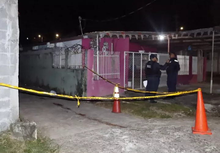 En la escena del crimen quedó un charco de sangre donde se desplomó la víctima.  /  Foto: alexander Santamaría