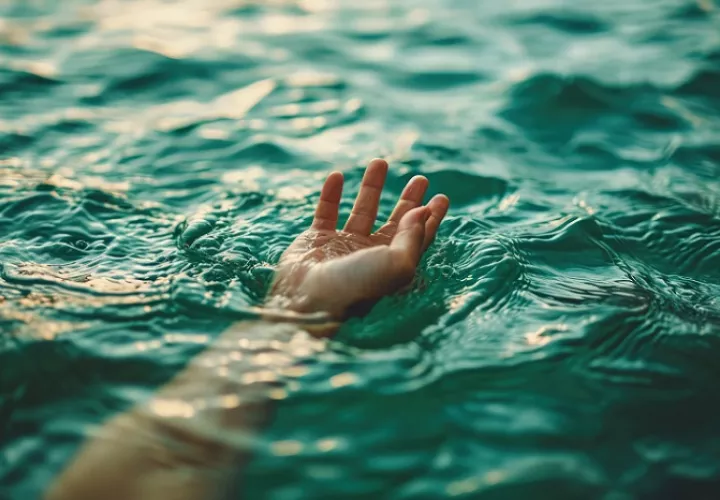 El cadáver del joven fue ubicado en la orilla de un río.  Foto ilustrativa: Pexels