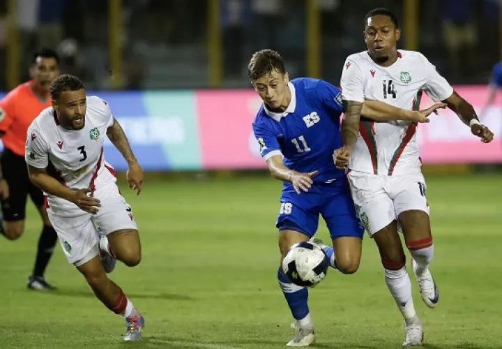 Los hechos se dieron el pasado lunes en el partido que sostuvo El Salvador ante Surinam en el Estadio Cuscatlán. Foto: EFE