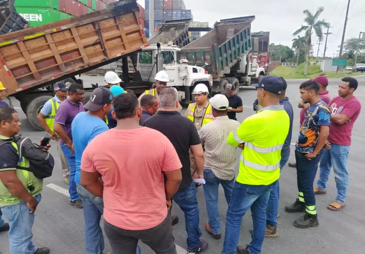 Cierre por los manifestantes.