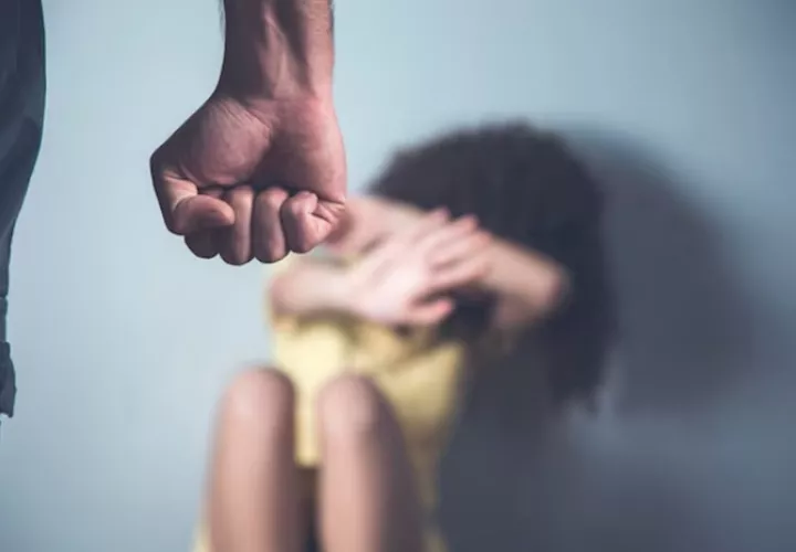 Fiscalía de Familia logra fallo condenatorio por maltrato a menor.  /  Foto ilustrativa: Freepik