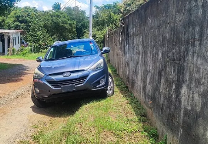 La camioneta fue abandonada cerca del IPT ubicado en la barriada Guadalupe, en Aguadulce (Coclé).