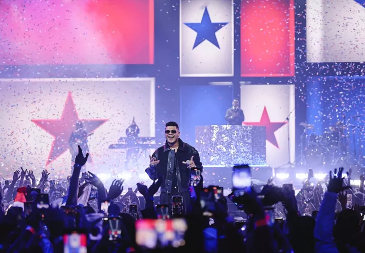 El Boza cerró una espectacular noche que marcó al país y que mostró la cultura de esta nación. Foto: Cortesia Univisión / Televisa