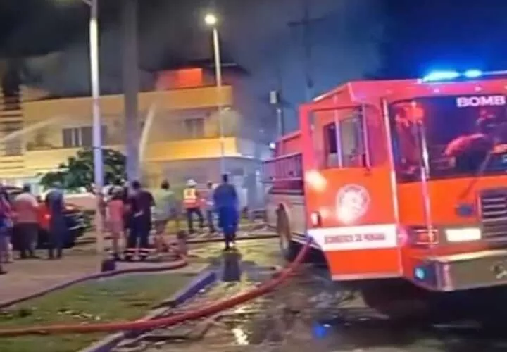 Escena del fuego en el edificio Albertina.