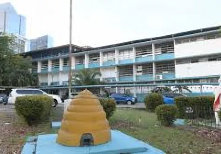 Escuela Profesional Isabel Herrera Obaldía.