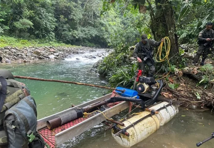 La minería ilegal contamina los suelos con mercurio.  /  Foto: Senafront