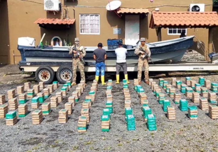 La droga estaba oculta en un doble fondo que tenía la lancha.  /  Foto: Senan