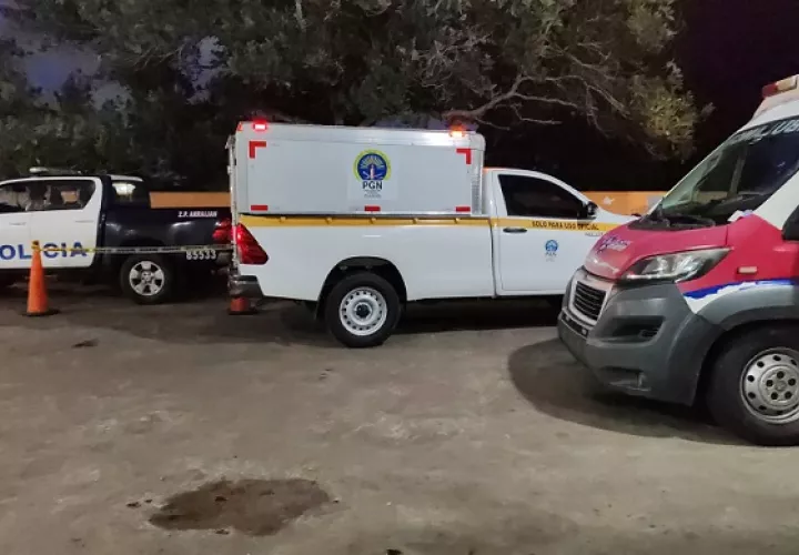 La víctima fue trasladada en un automóvil al cuarto de urgencia del Hospital Nicolás A. Solano, donde los galenos de turno no pudieron salvarle la vida.  /  Foto: Eric Montenegro