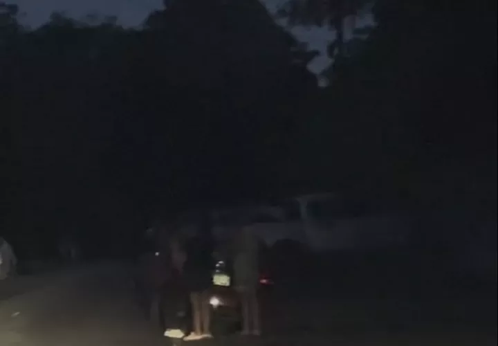 El suceso dejó sin energía eléctrica a todo el sector.  /  Imagn: Captura de video NoticiadelEste