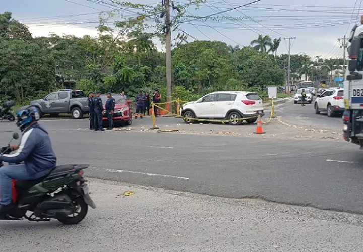 La víctima falleció detrás del volante de la camioneta que conducía.  /  Foto: Cortesía