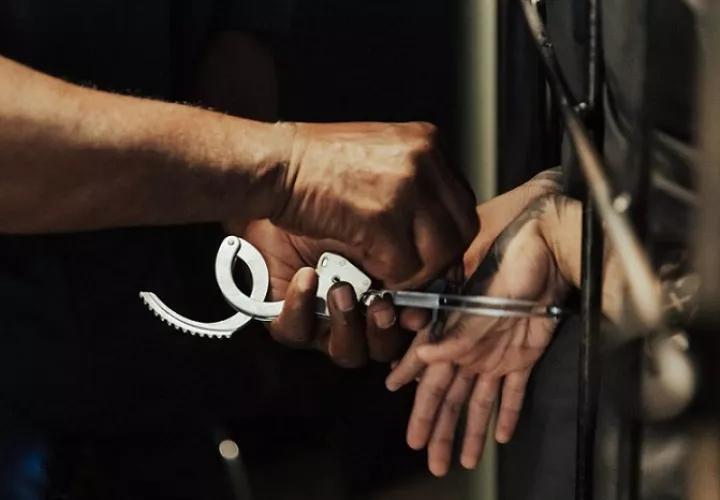 La investigación comprobó que el condenado no tenía permiso para portar arma de fuego.  /  Foto ilustrativa: Pexels