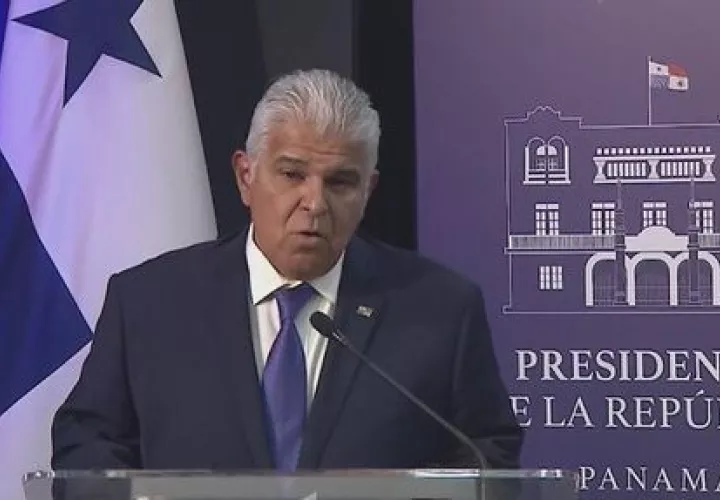 Presidente Mulino durante la conferencia de prensa.