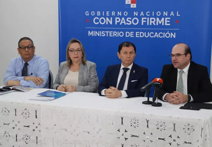 la mesa técnica ha permanecido en sesión continua desde el martes 14 de octubre, cumpliendo con el artículo 104 del Decreto Ejecutivo N.º 439 de 2020. 