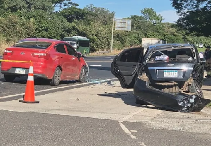 Las autoridades investigan las causas del accidente, que mantiene consternada a toda la comunidad de Parita.  /  Foto: Thays Domínguez