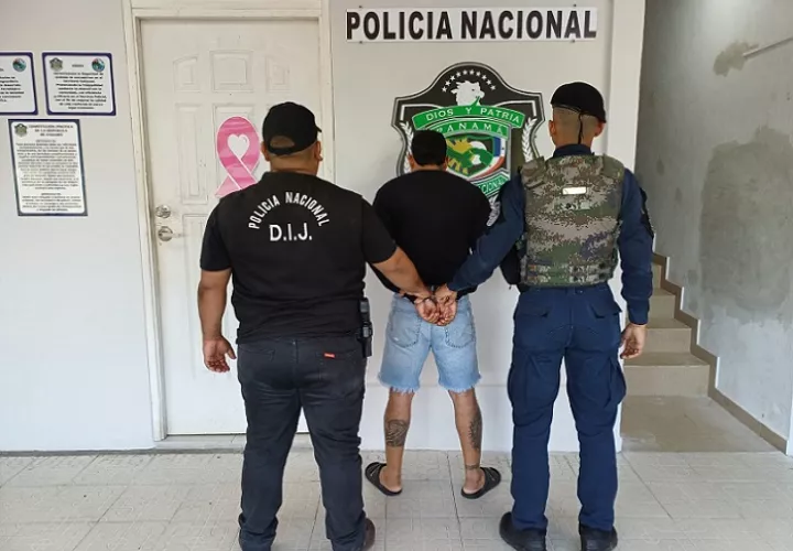 El sospechoso será puesto a órdenes de la Fiscalía de Homicidio y Femicidio de la región metropolitana para el inicio de la judicialización de su caso.  /  Foto: PN