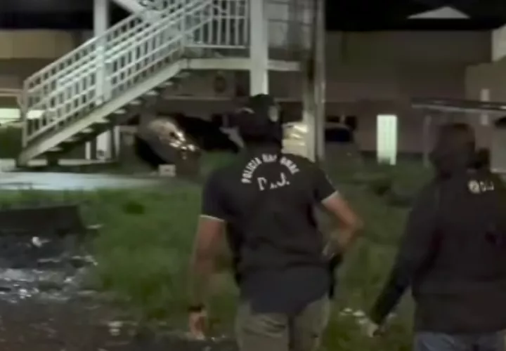 Miembros de la DIJ llegaron a la escena del crimen.