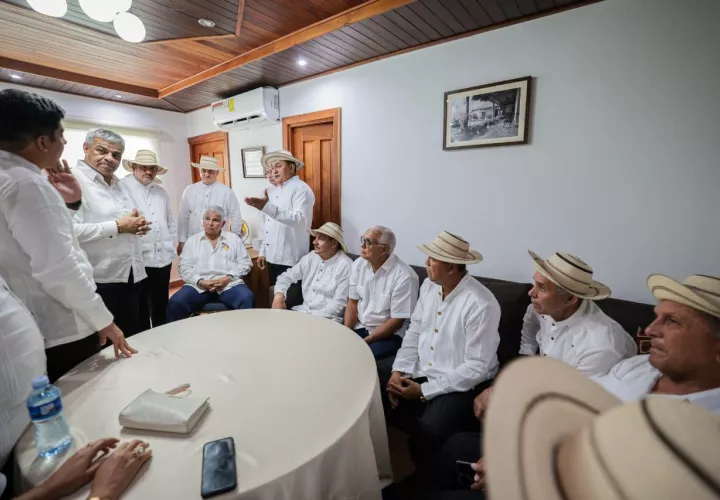 Una reunión donde establecieron proyectos para las provincias de Herrera y Los Santos.