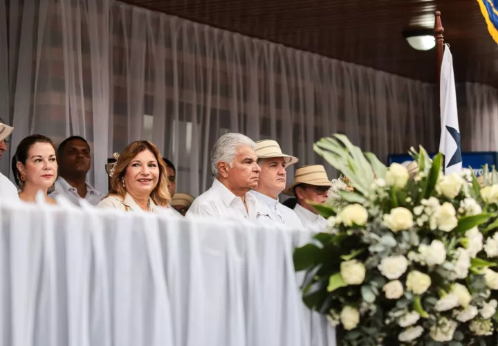 Presidente y su esposa en el palco.