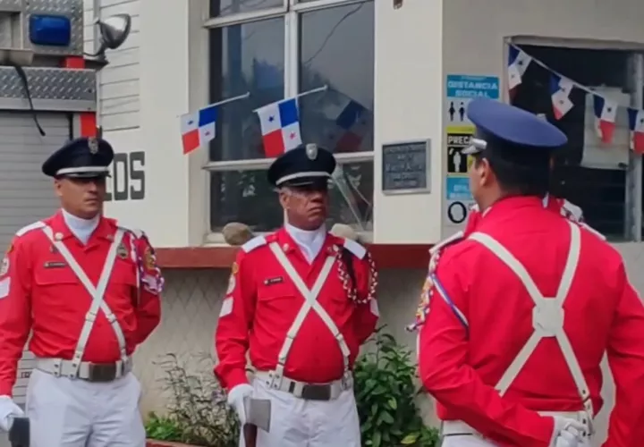 Bomberos esperan la compra de equipos y vehículos para combatir los incendios.