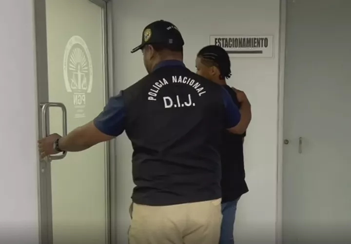 Se realizaron varias diligencias de allanamiento y registro en Curundú y Viejo Veranillo, mismas que concluyeron con la aprehensión del sospechoso.   /  Imagen: Captura de video/MP