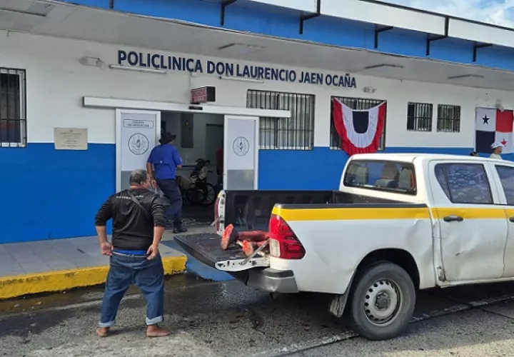 El hombre llegó muerto a la policlínica de Sabanitas.  /  Foto: Diómedes Sánchez