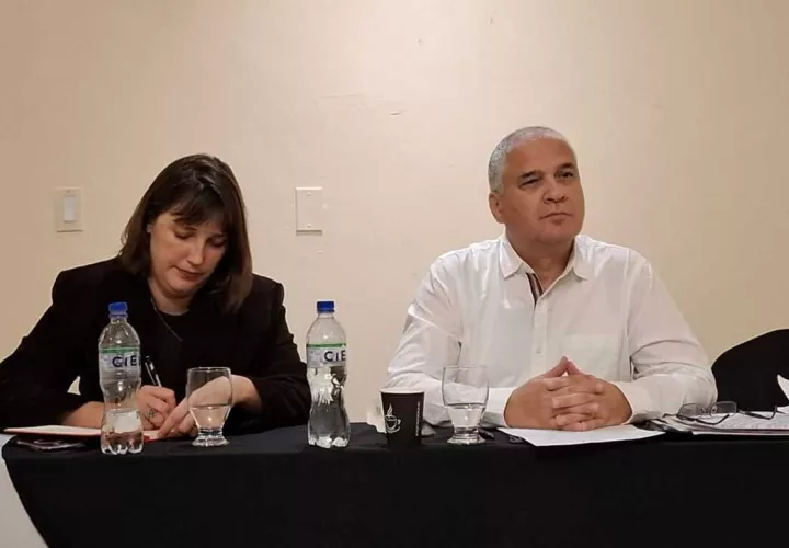 El diplomático mantuvo con conversatorio con los periodistas para plantear los proyectos que desean desarrollar en Panamá.