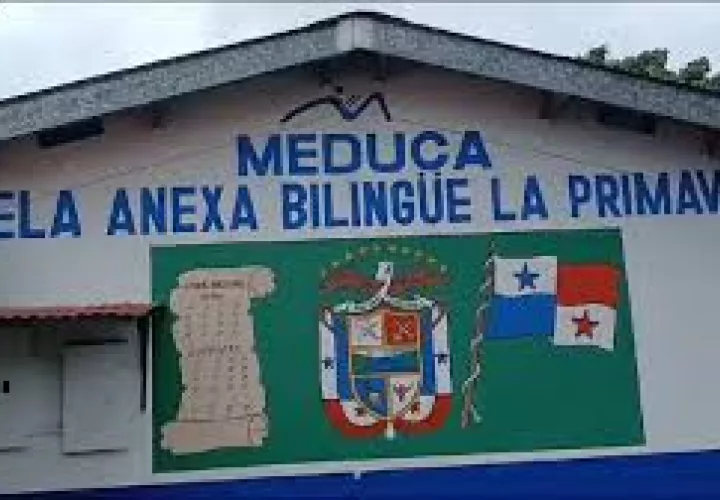 Fachada de la escuela primaria.