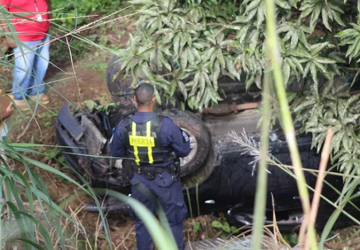 Vista de accidente en la autopista Arraiján-La Chorrera, a la altura de la barriada La Arboleda de Cáceres.  /  Foto: Eric Montenegro