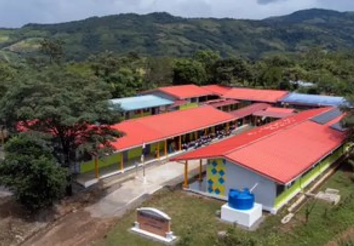 Modernas y cómodas escuelas.