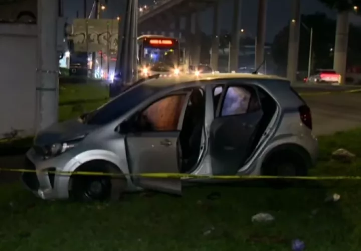 Los ocupantes del vehículo intentaron huir a toda costa, pero terminaron chocando