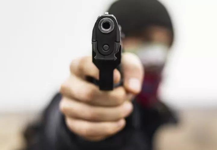 El tiro le entro por la cara y le salió por la parte trasera de la cabeza.  /  Foto ilustrativa: Freepik